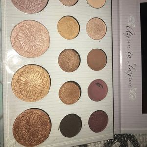 Carli Bybel eye shadows/ highlighter kit.