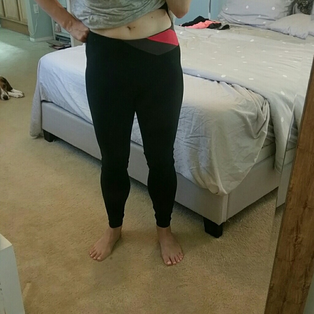 UnderArmour leggings with pink and grey waist, M