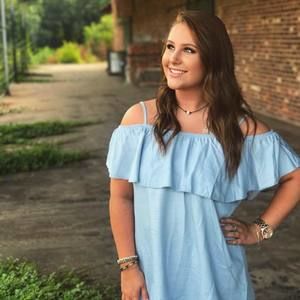 Meet your Posher, Emily