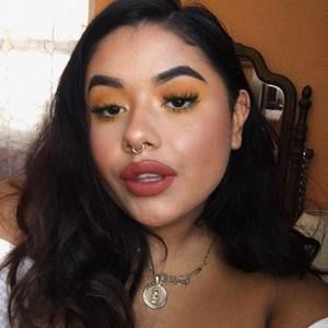 Meet your Posher, Kassandra