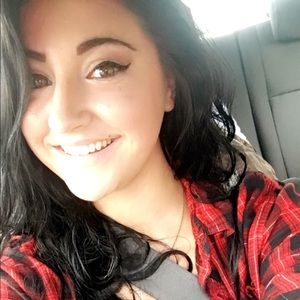 Meet your Posher, Janelle