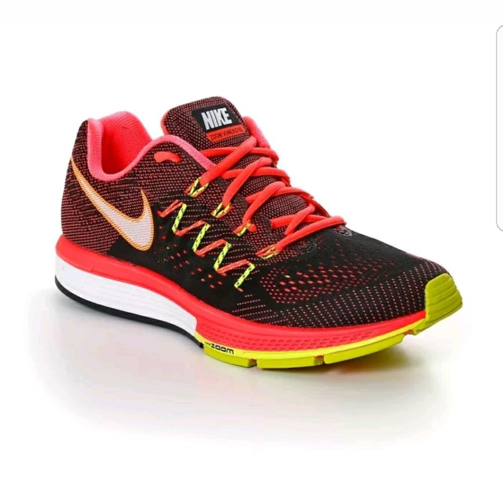 Nike zoom Vomero 10 Size 10 1/2 . Brand new.