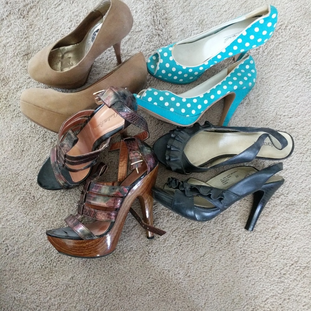 Shoes.. 4 - Picture 3 of 7