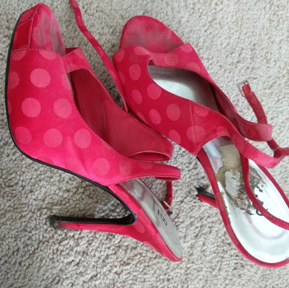 Shoes.. 4 - Picture 6 of 7