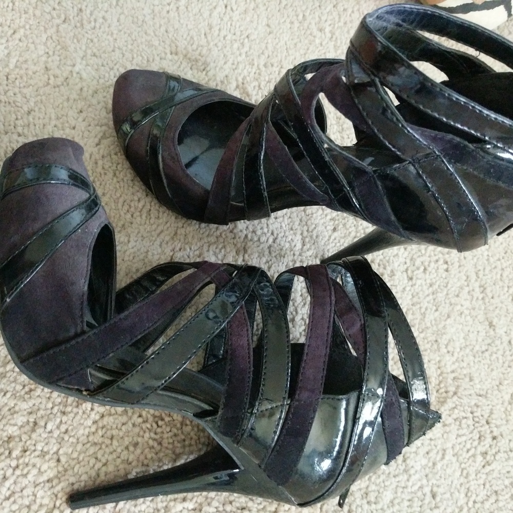 Shoes.. 4 - Picture 7 of 7