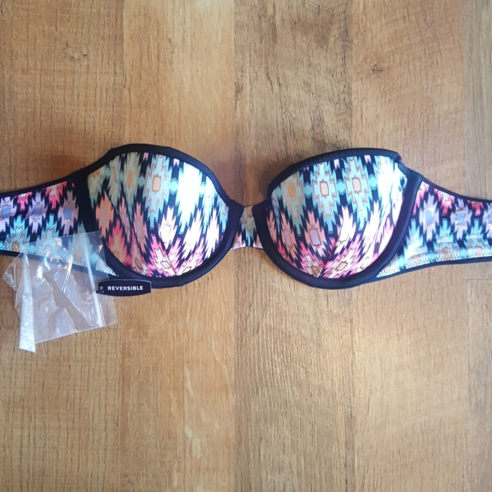 VS strapless, reversible swim top