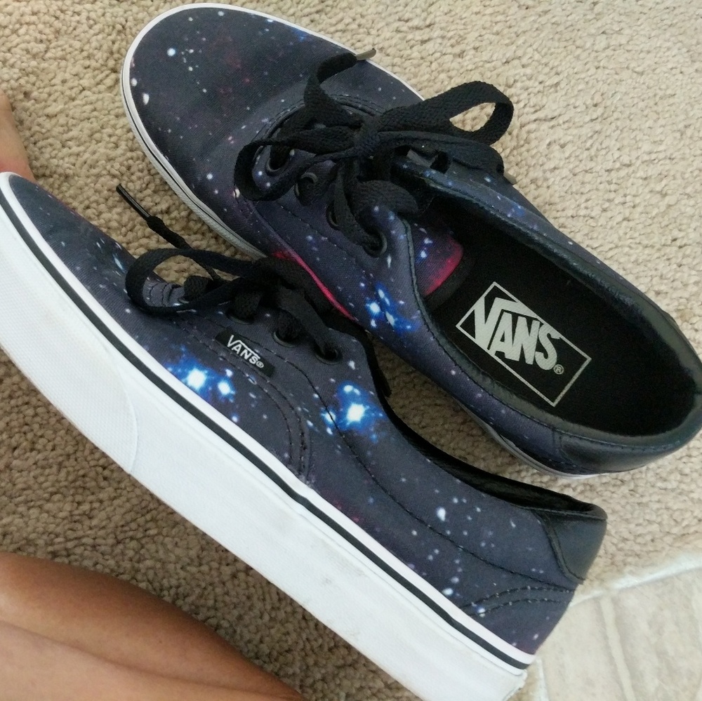 Shoes 6 - Picture 3 of 6