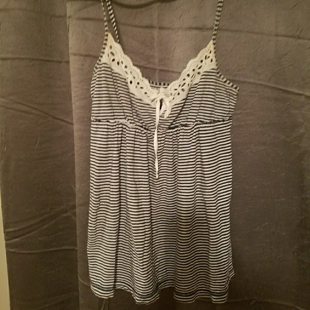 Hollister tank