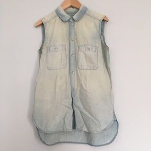 Madewell sleeveless chambray button down