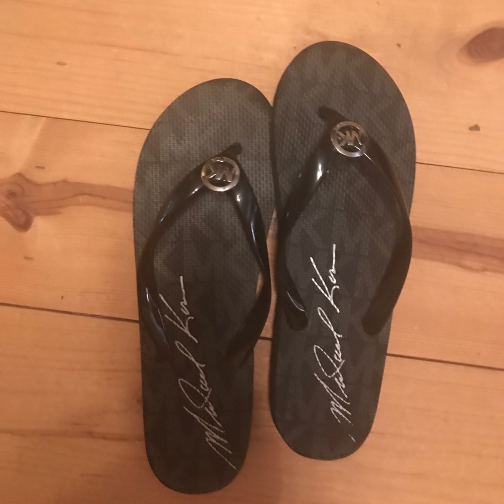 Micheal Kors Flip Flops