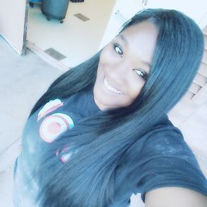 Meet your Posher, Danielle