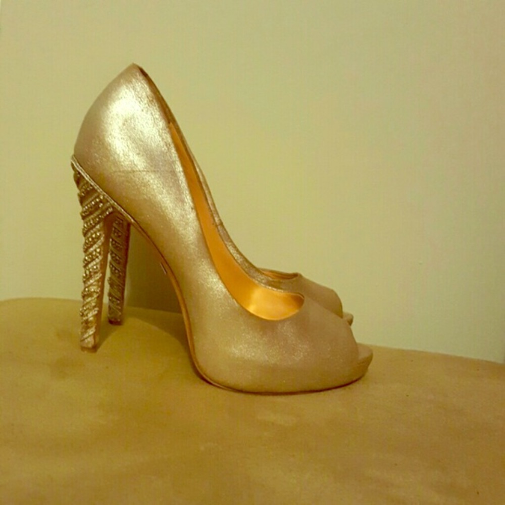 Gold Badgley Mischka Pumps