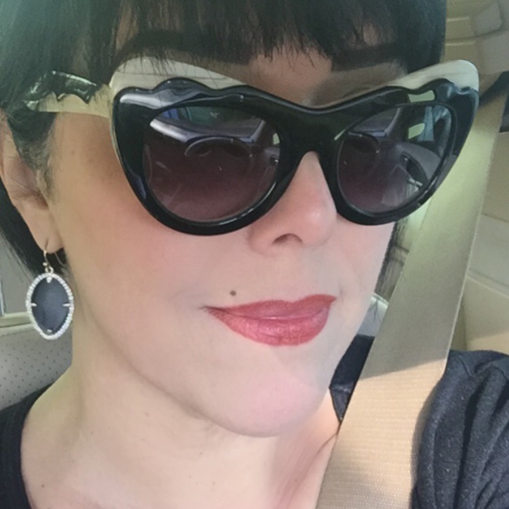 GORGEOUS CAT EYE TWO TONE SUNNIES