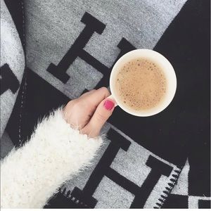 Meet your Posher, Raquel