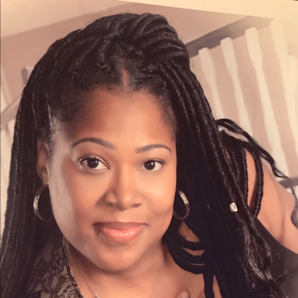 Meet your Posher, Nina