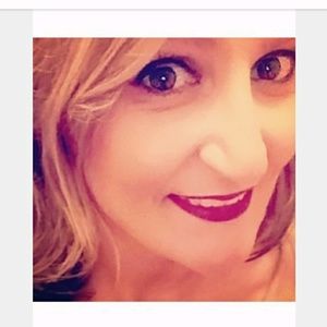 Meet your Posher, Christy