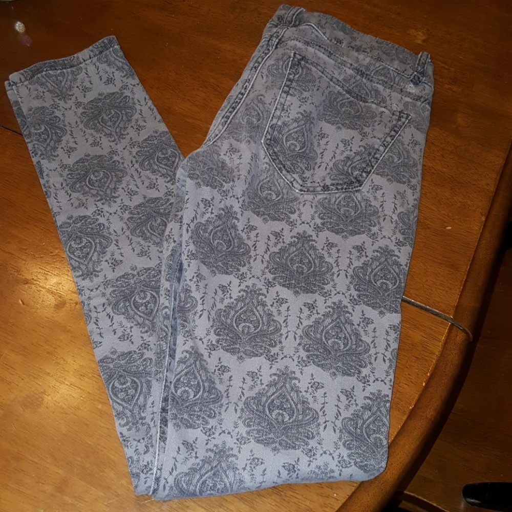 $5 ITEM. Gray life in progress jeans. MUST BUNDLE WITH TWO OTHER ITEMS