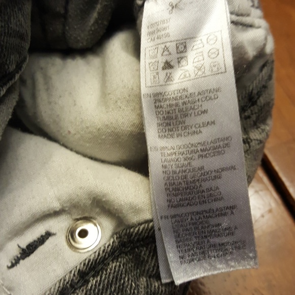 $5 ITEM. Gray life in progress jeans. MUST BUNDLE WITH TWO OTHER ITEMS - Picture 8 of 8