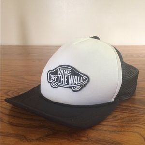 Vans off the wall hat