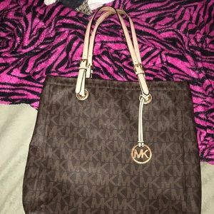 MK tote