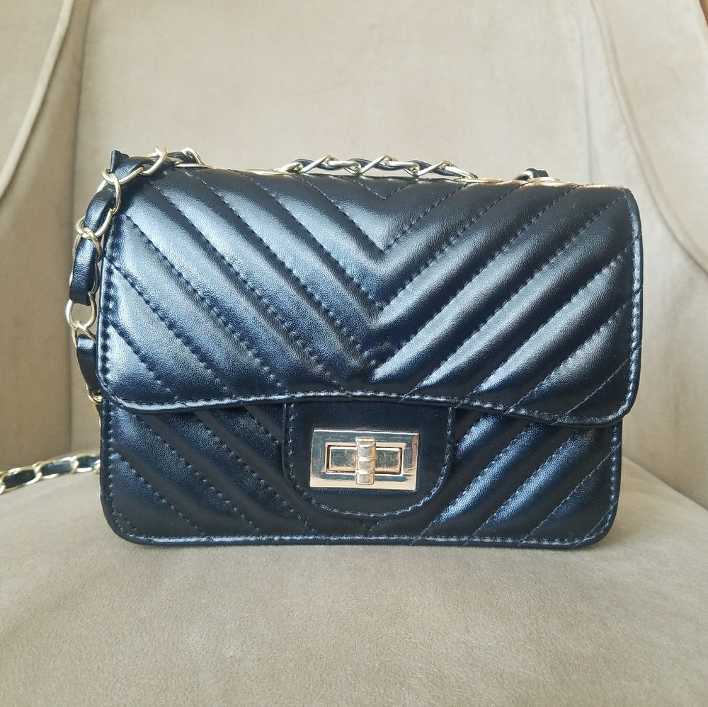 ZISSI Mini Chevron Quilted Crossbody Bag