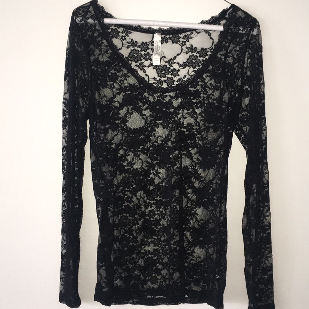 Lace black top