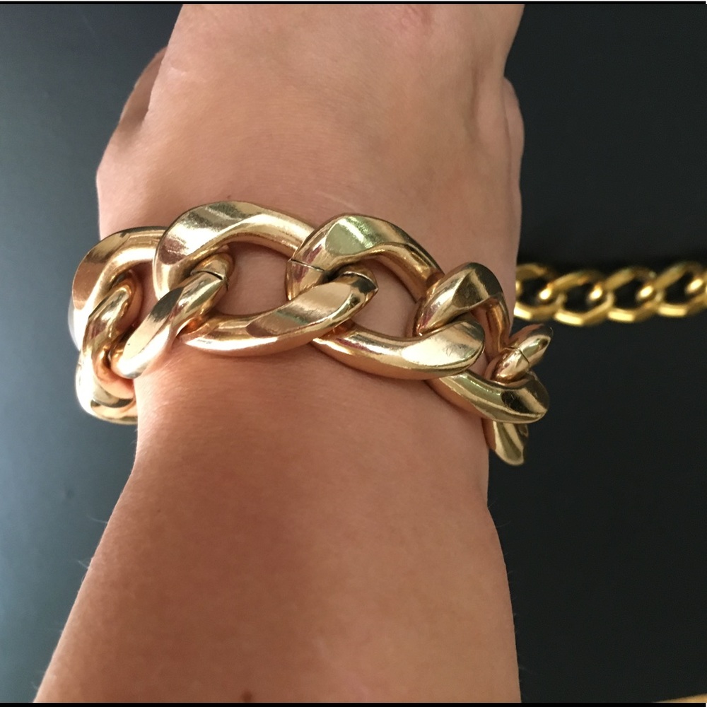 A Pair of Heavy Chain Bracelets