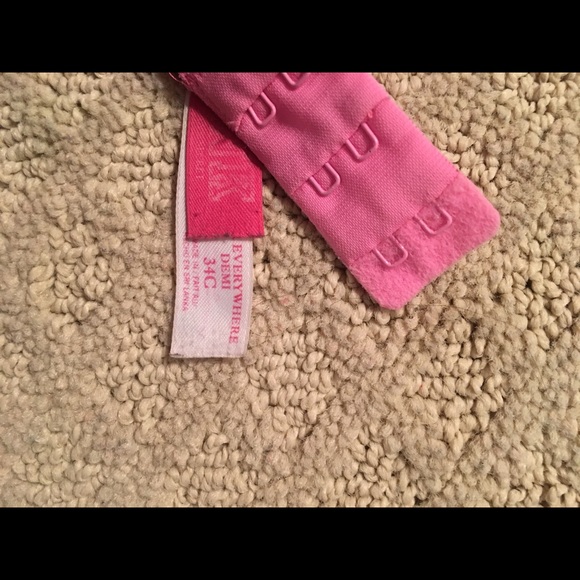 Victoria secret bras - Picture 3 of 3