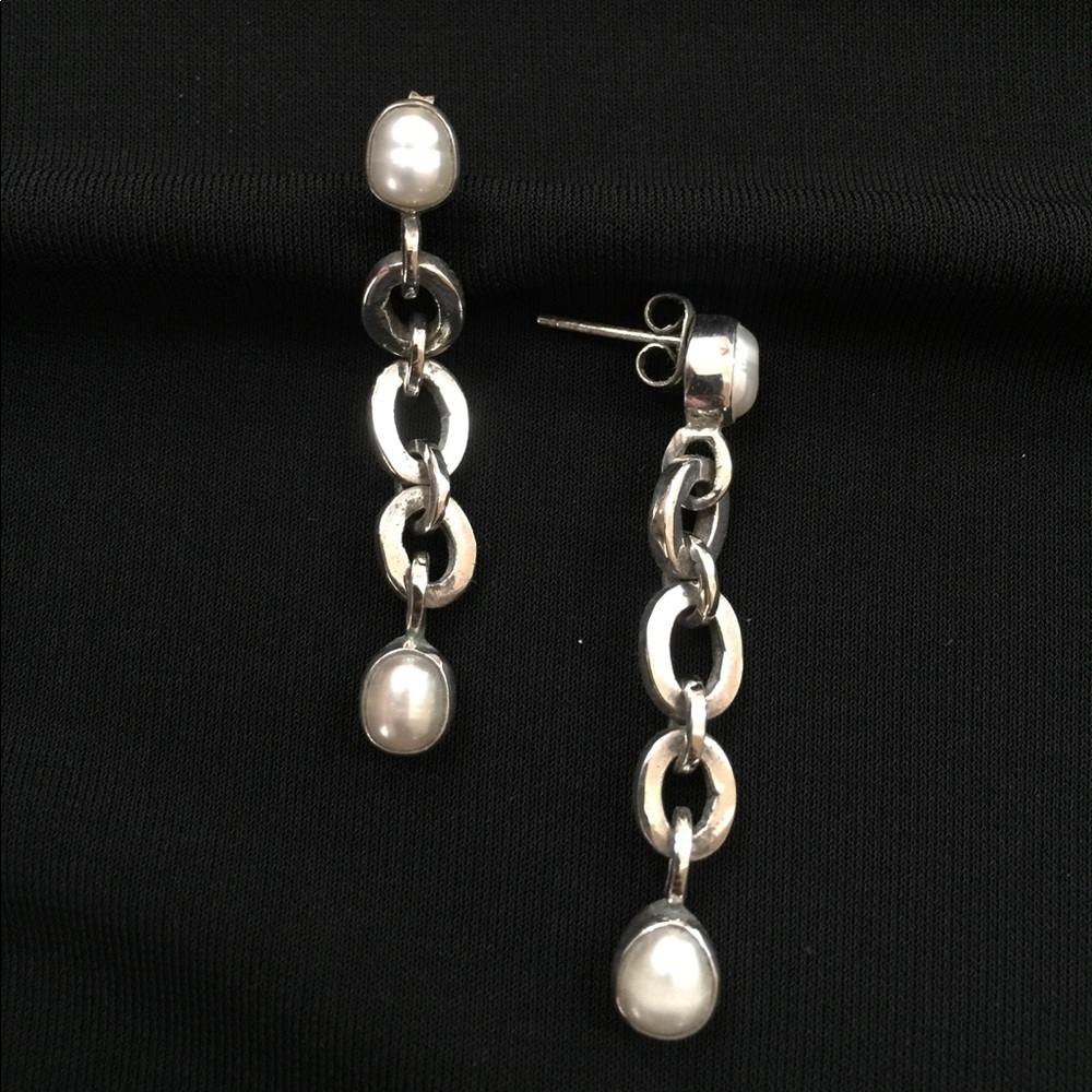 Sterling silver freshwater pearl dangle earrings
