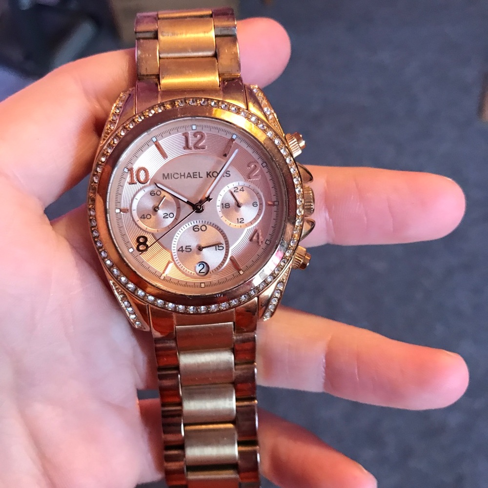 MICHAEL KORS ROSE GOLD WATCH