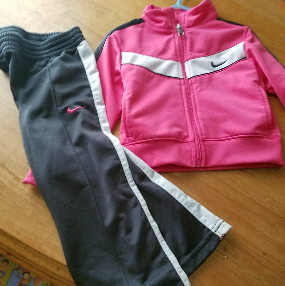 Sold 3t Nike track suit