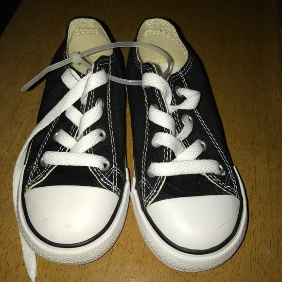 NWOT converse toddler size 8 BLK/wht unisex - Picture 4 of 4