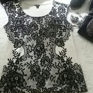 Ann Taylor Sleeveless Black and White T Top.