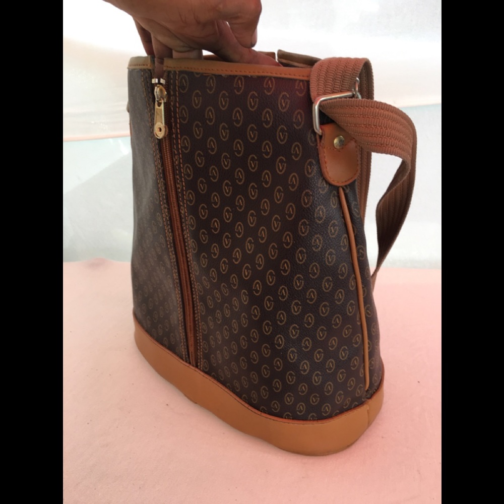 Authentic vintage Valentino bucket bag
