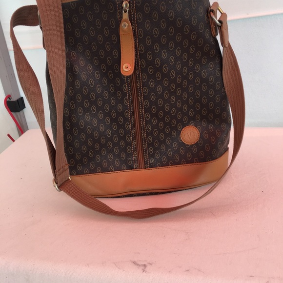 Authentic vintage Valentino bucket bag - Picture 2 of 6