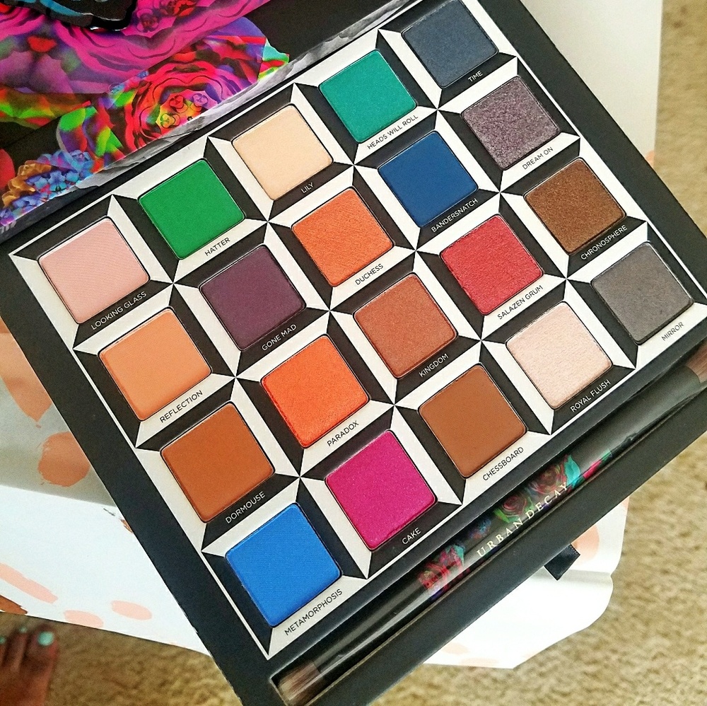 Alice Through The Looking Glass Eyeshadow Palette