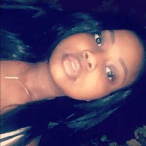 Meet your Posher, Jeleah