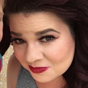 Meet your Posher, Charissa