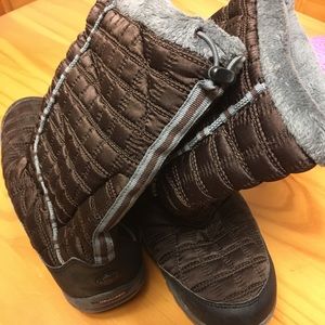 Women's winter snow boots