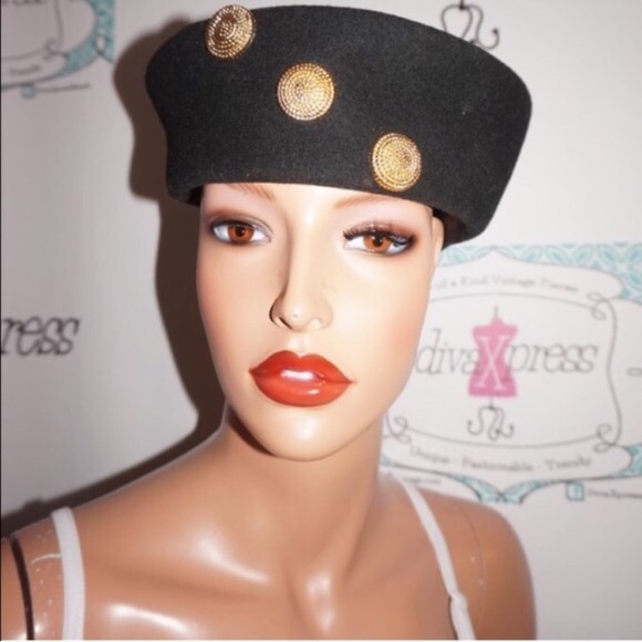 VINTAGE WOOL BUTTON HAT - Picture 1 of 4