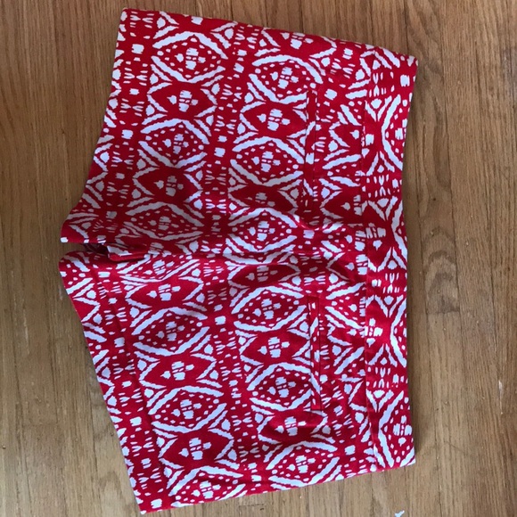 J. CREW Red Print Shorts Sz. 8 - Picture 3 of 4