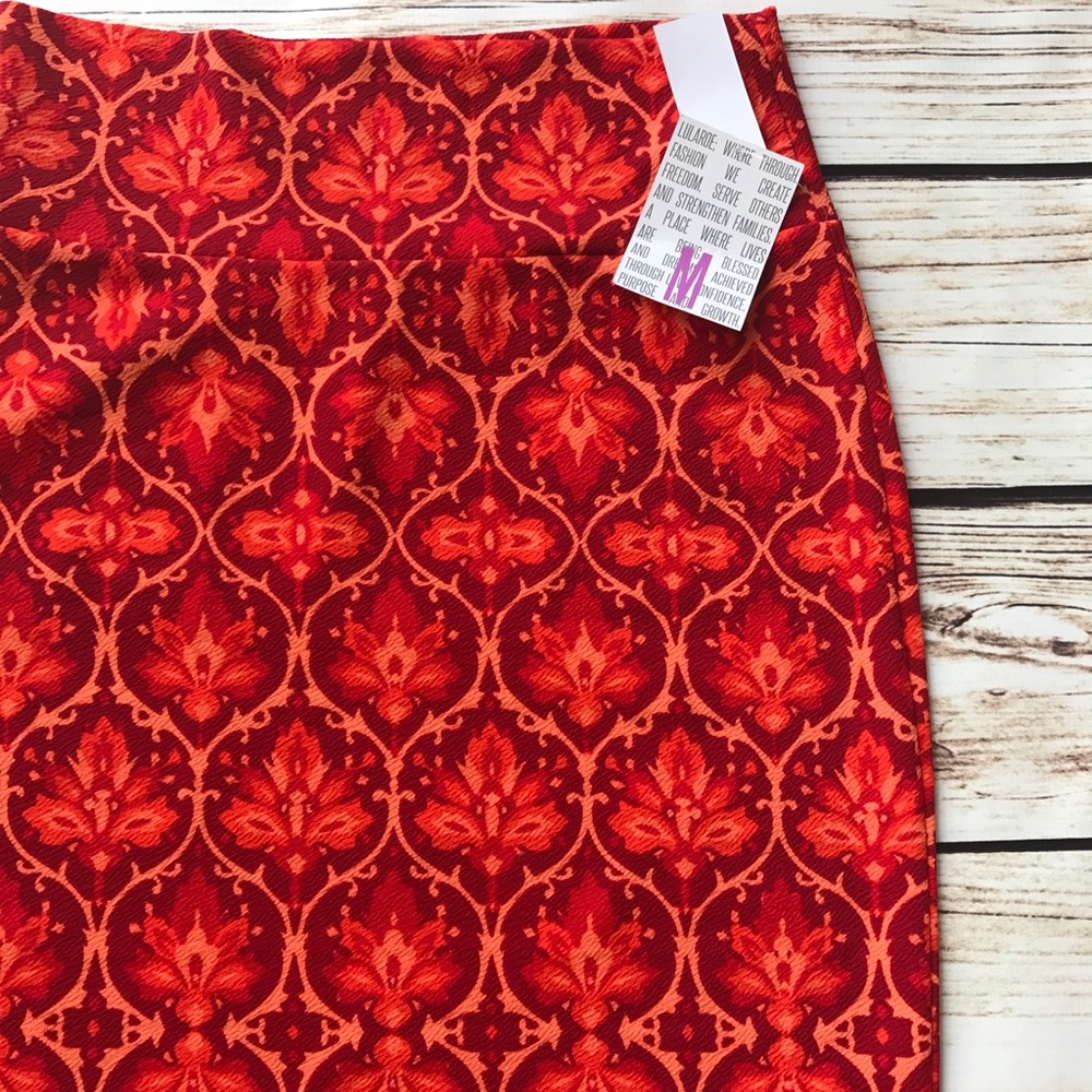 Gorgeous Lularoe Red medium Cassie Skirt ❤️