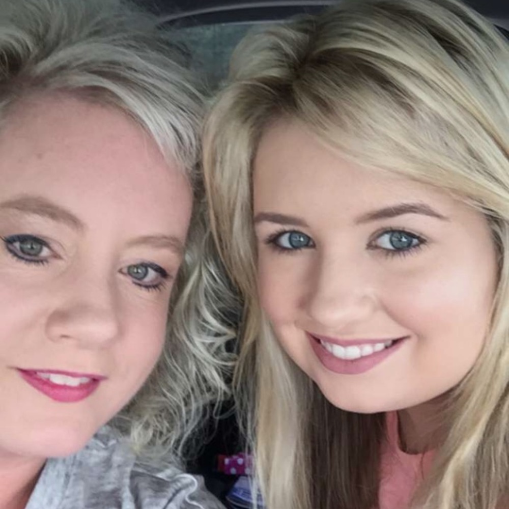 Meet your Posher, Caitlin