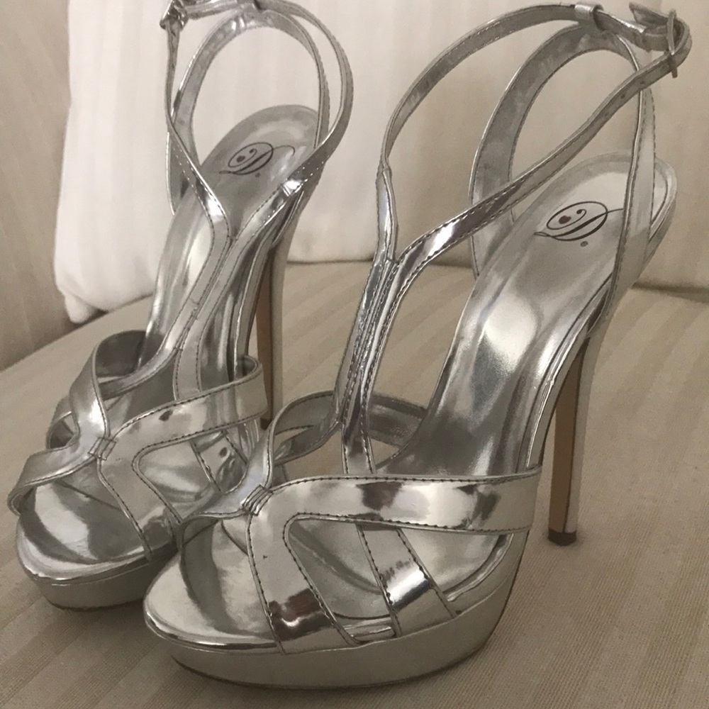 HALLE SILVER HEEL