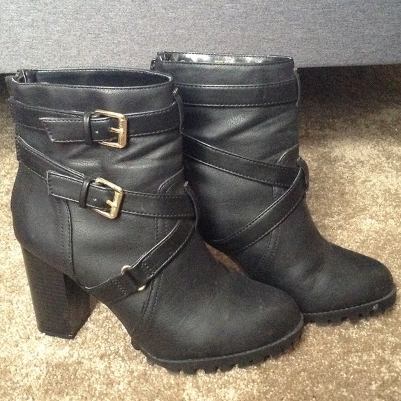 Black booties - Picture 2 of 2