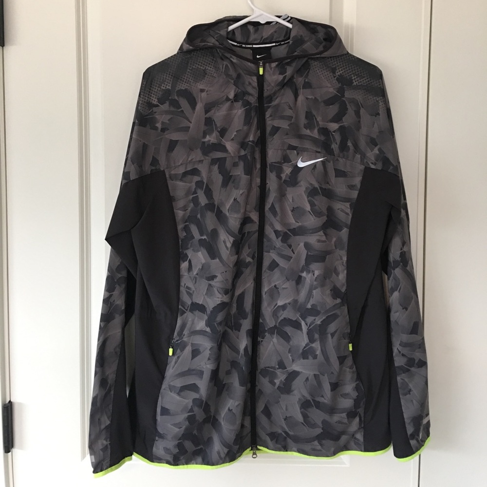 💕💕SALE!💕Nike Women's Printed Trail Kiger Jacket