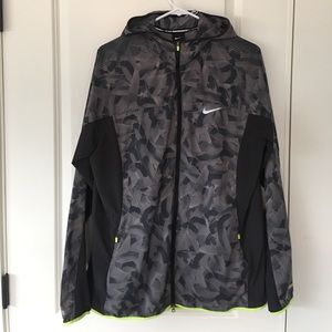 💕💕SALE!💕Nike Women's Printed Trail Kiger Jacket