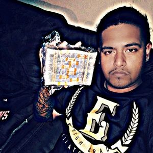 Meet your Posher, Vee