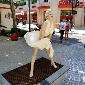 Meet your Posher, Stacy