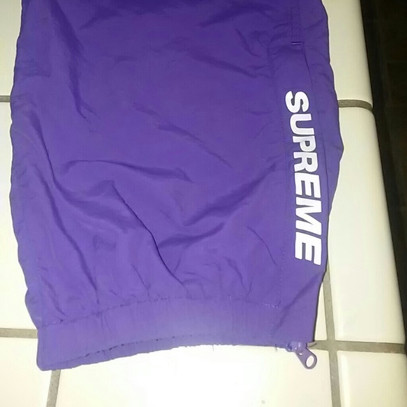 Supreme Joggers/sweats fits like Large